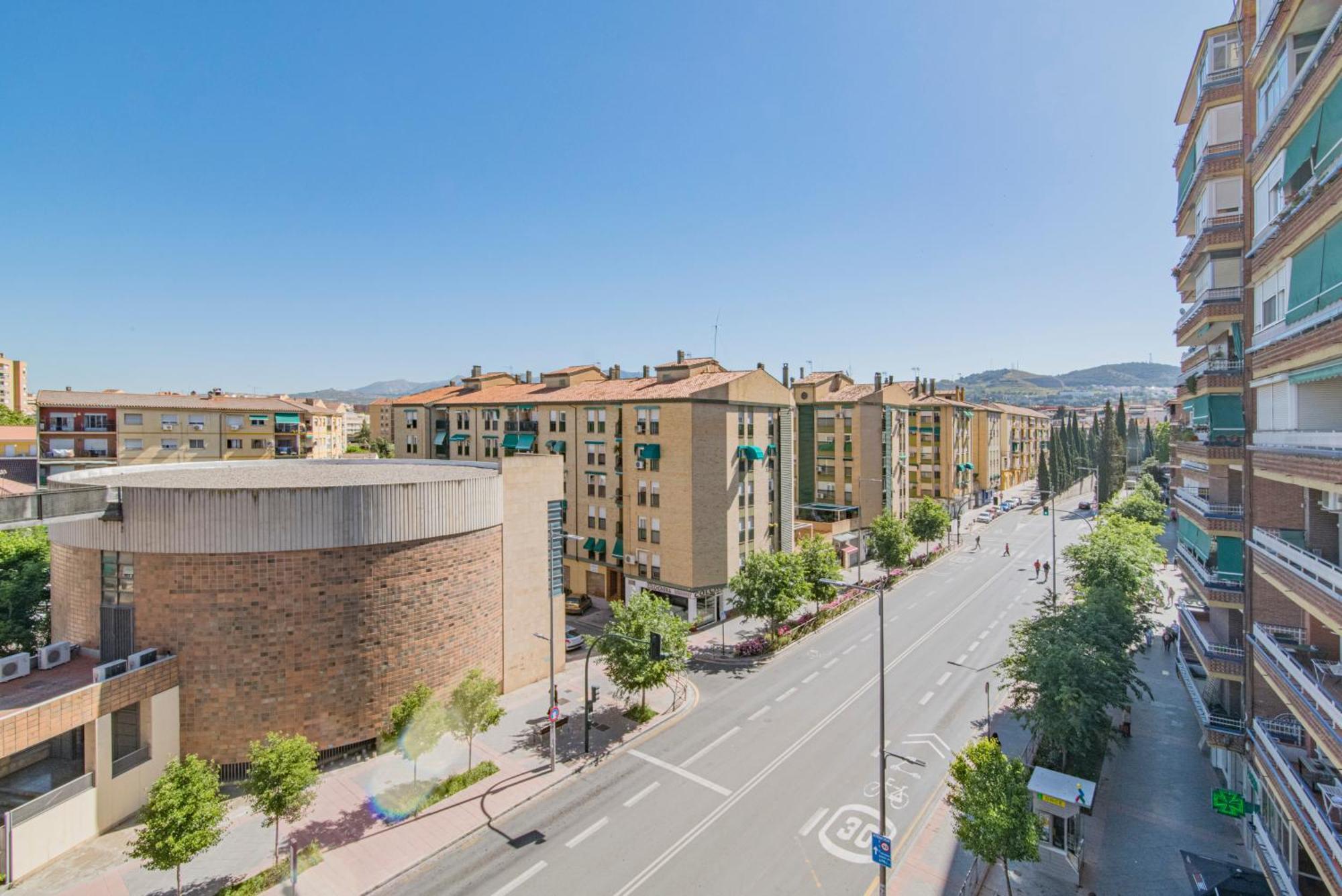 Delfin Retreat Con Terraza Junto A Parada De Metro Granada Exteriör bild